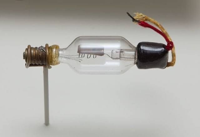 Electronic Tube & Transistor Guide: Understanding Functions, Types, and Applications